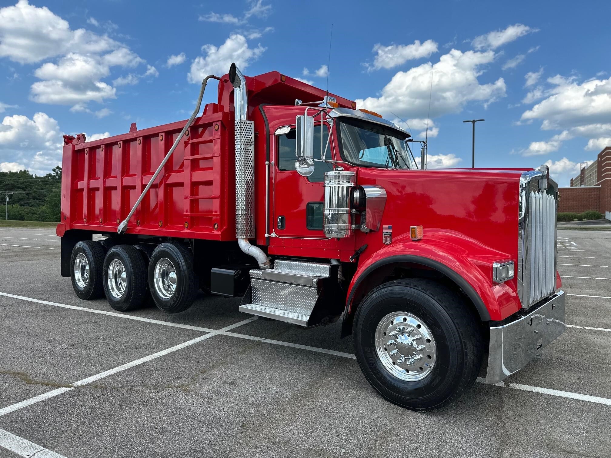 2022 KENWORTH W900 in Chatham, VA