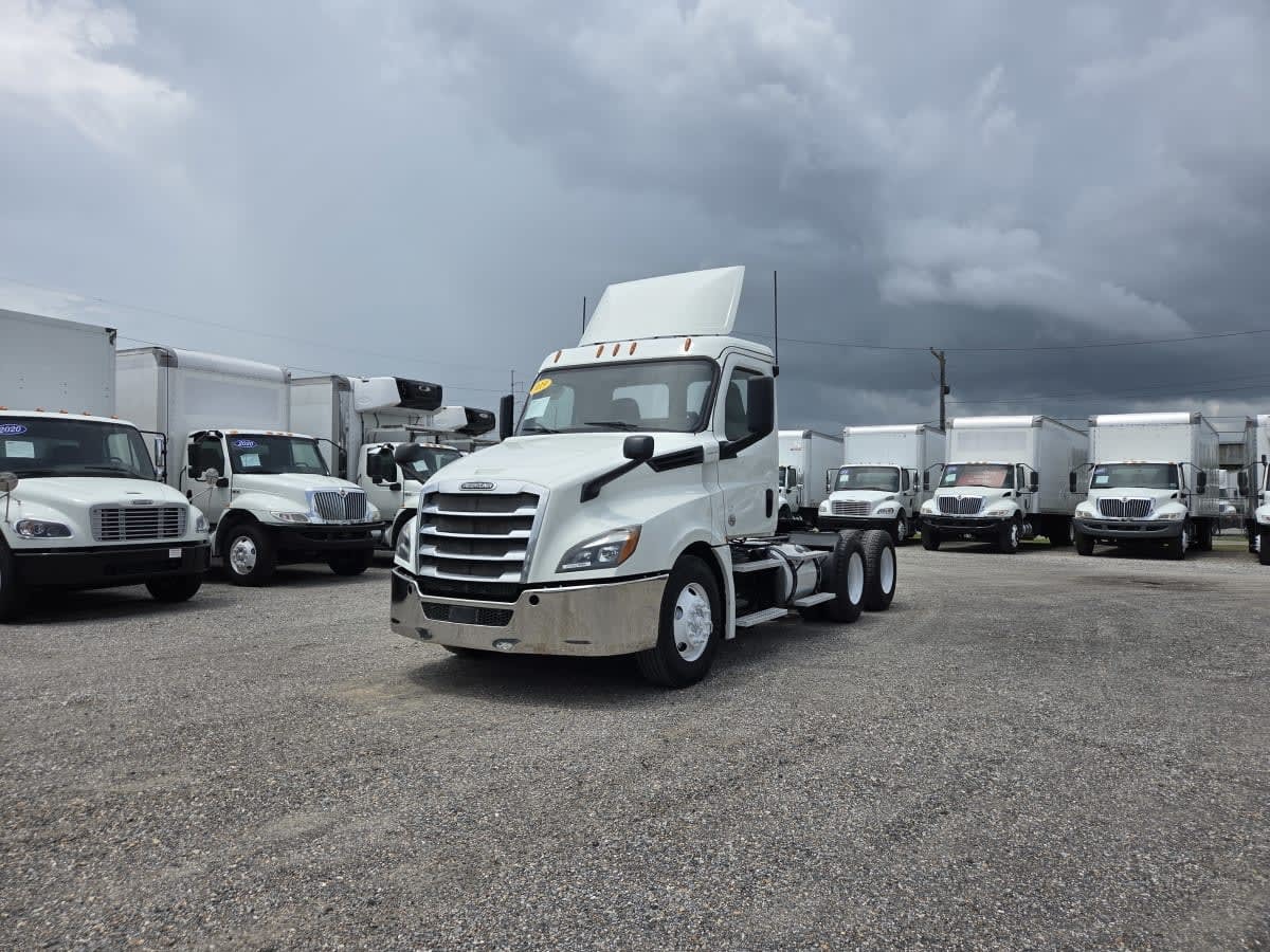 2019 FREIGHTLINER CASCADIA 126 in Saint Rose, LA