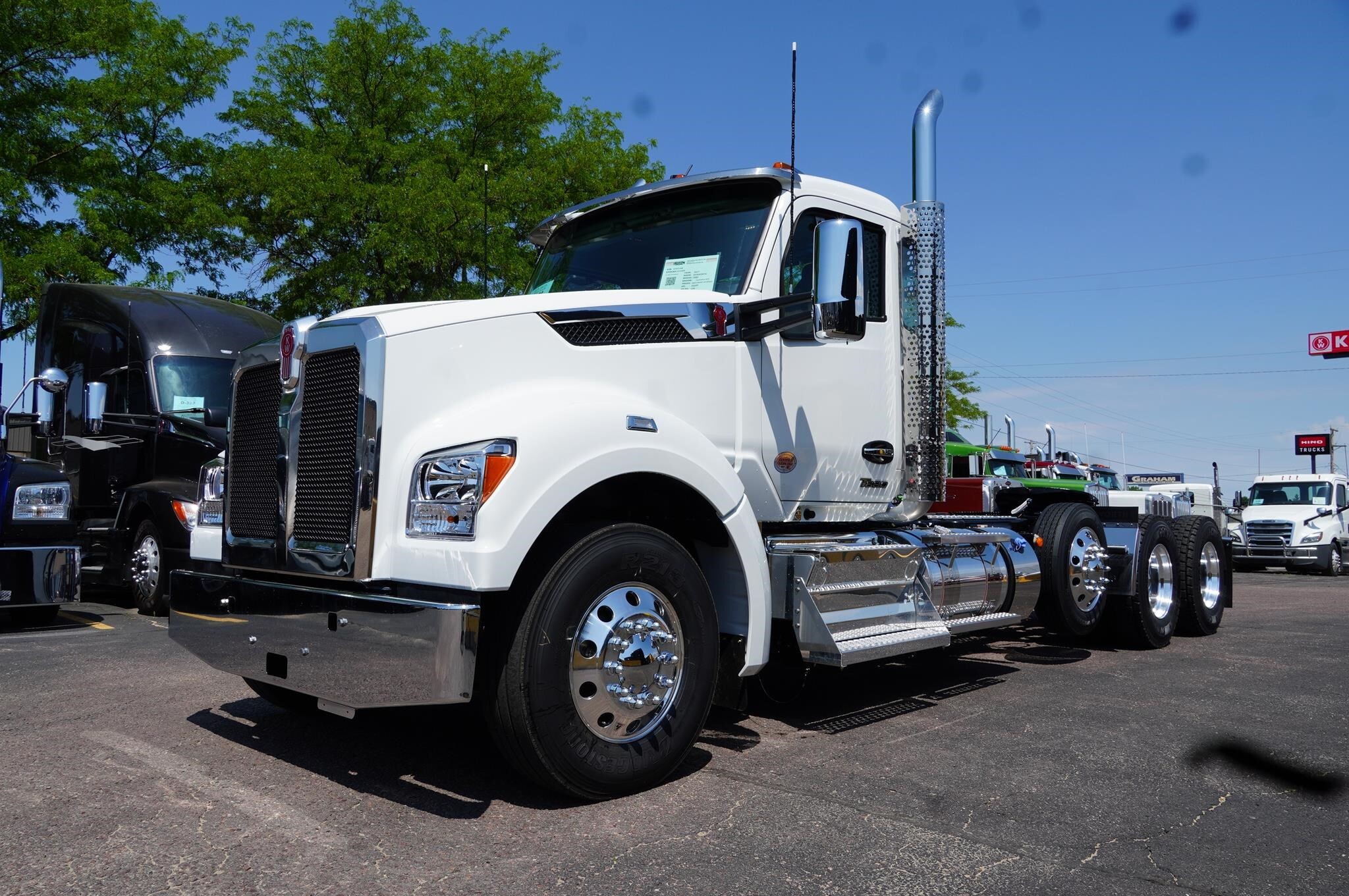 2027 KENWORTH T880 in Sioux Falls, SD