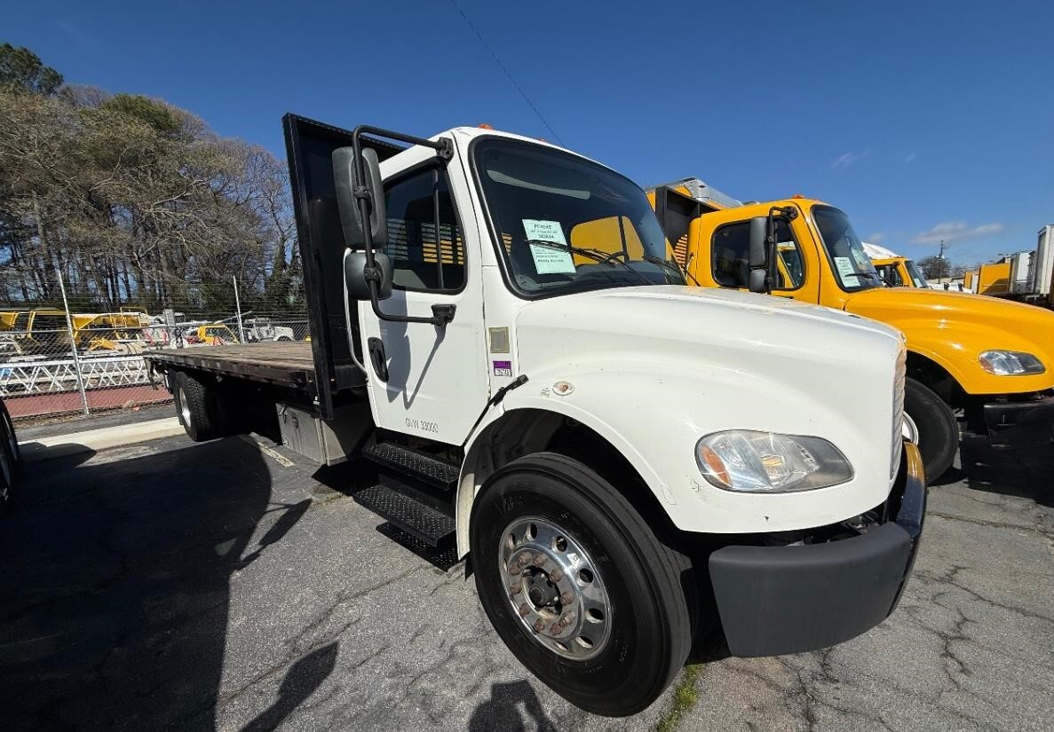 2020 FREIGHTLINER BUSINESS CLASS M2 106 in Miami, FL