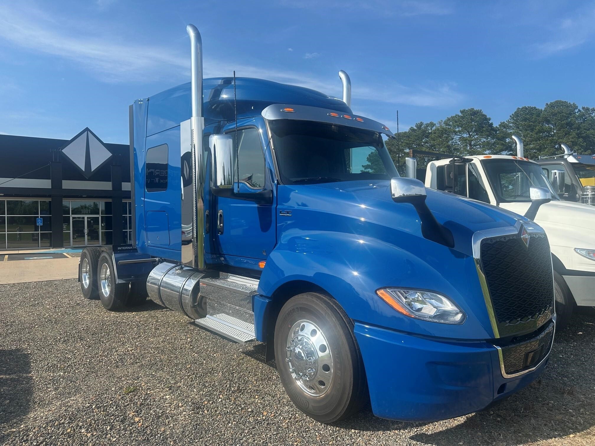 2027 INTERNATIONAL LT in Texarkana, AR