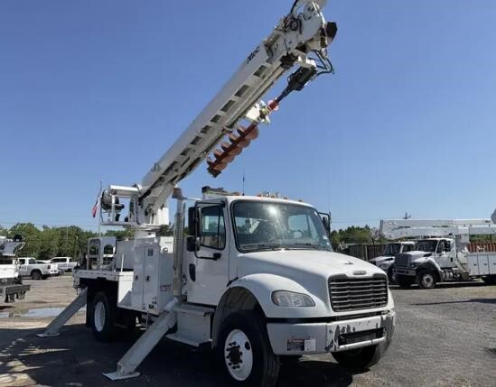 2020 FREIGHTLINER BUSINESS CLASS M2 106 in Miami, FL