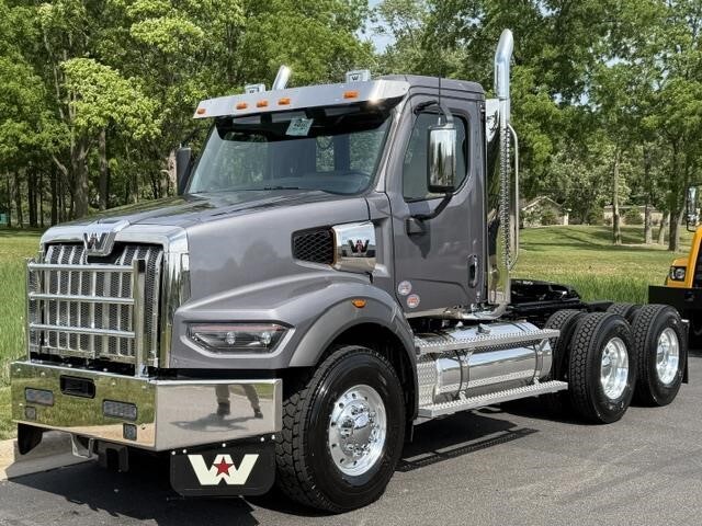 2027 WESTERN STAR 49X in Lansing, MI