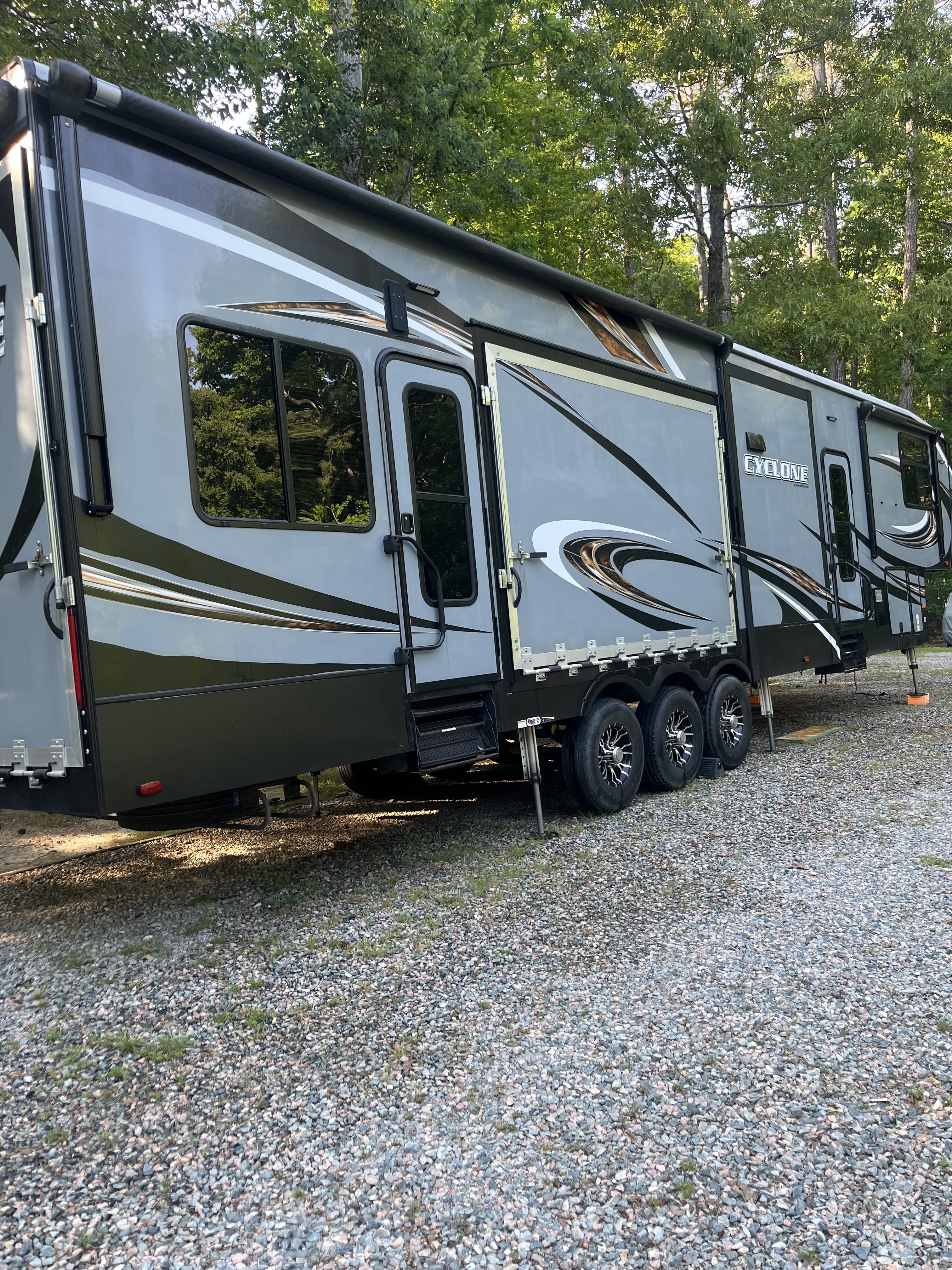 2017 Heartland CYCLONE 4150 in powhatan VA