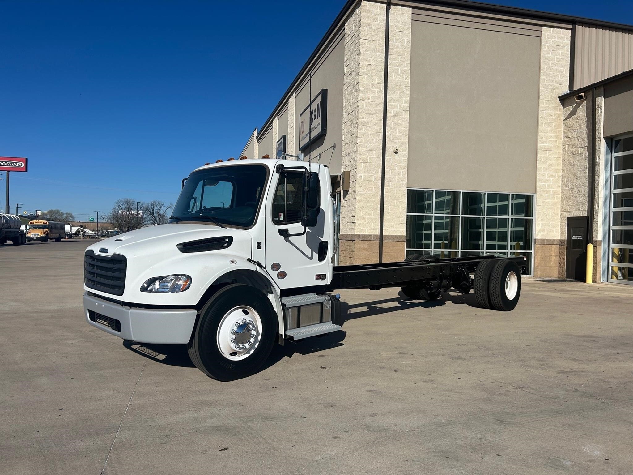 2026 FREIGHTLINER BUSINESS CLASS M2 106 in Texarkana, TX