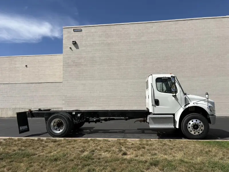 2014 FREIGHTLINER BUSINESS CLASS M2 106