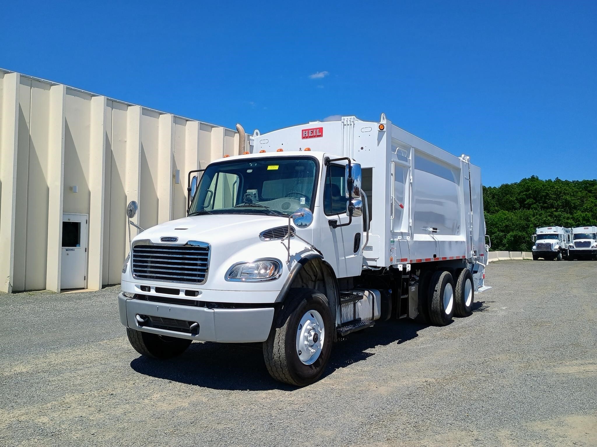 2017 FREIGHTLINER BUSINESS CLASS M2 106 in Bealeton, VA