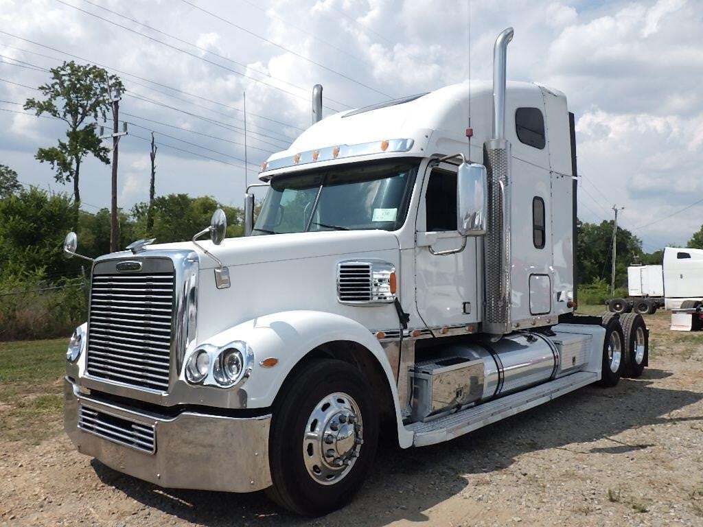 2016 FREIGHTLINER CORONADO 132 in Fayette, AL