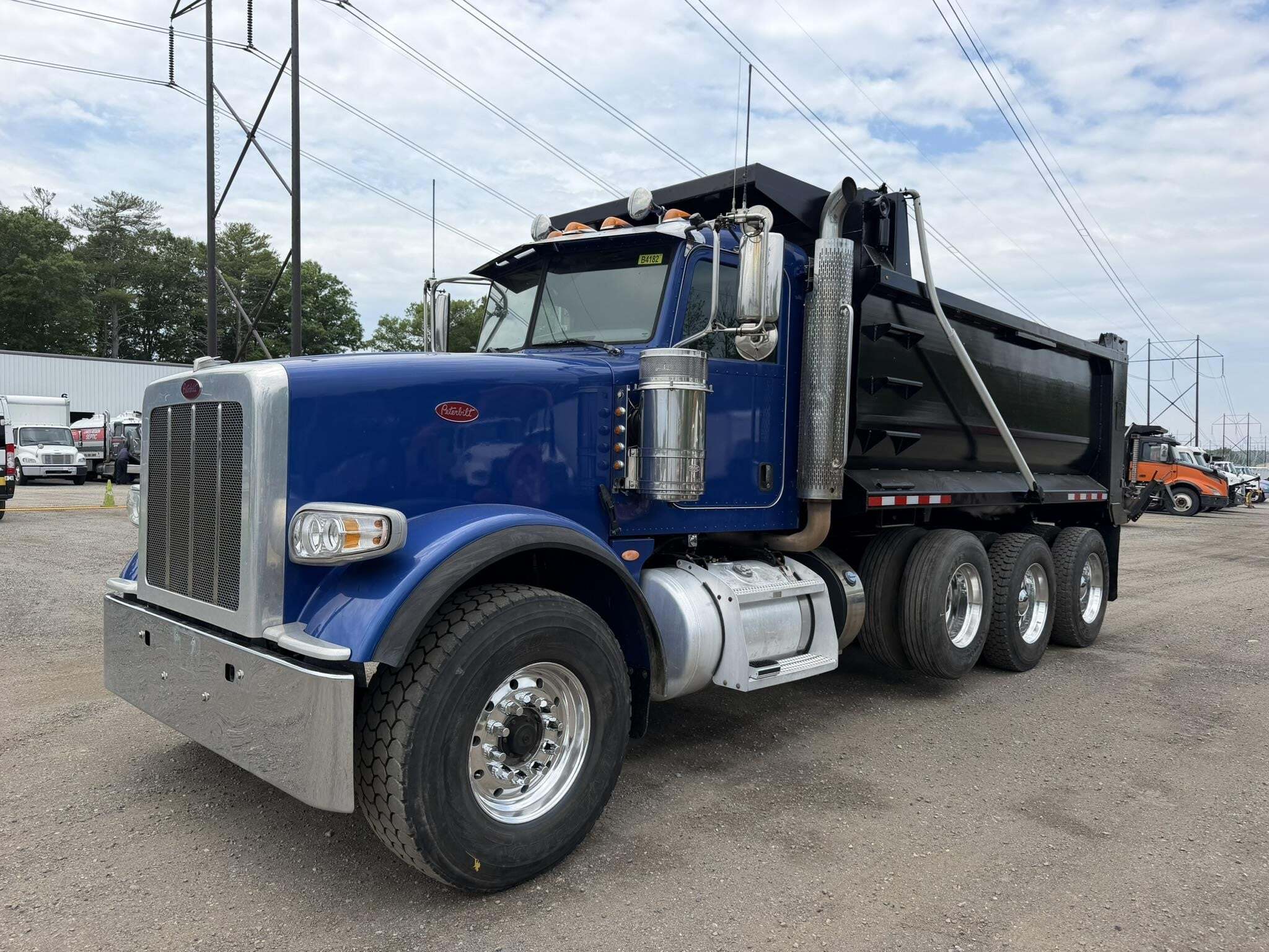 2015 PETERBILT 367 in Seabrook, NH