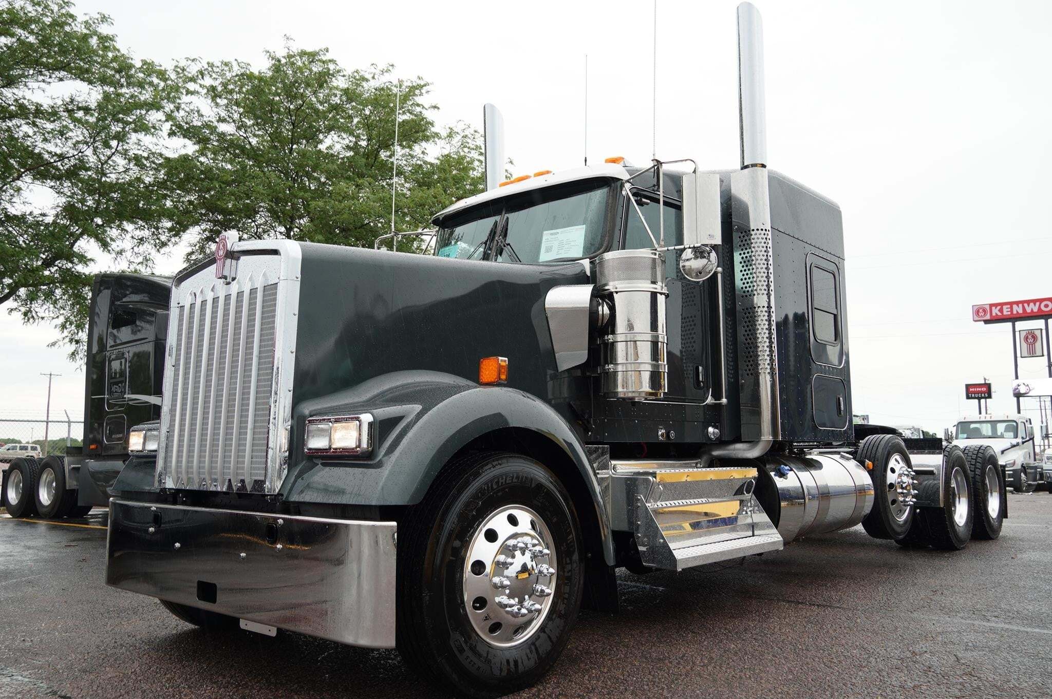 2027 KENWORTH W900L in Sioux Falls, SD