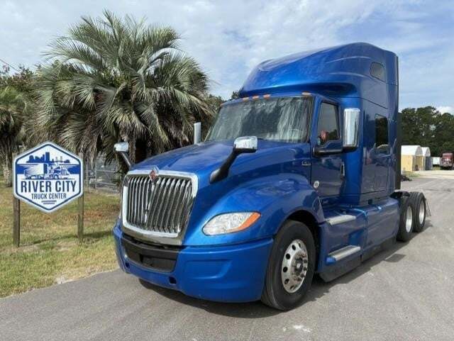 2021 INTERNATIONAL LT in Jacksonville, FL
