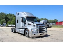 Consider These Trucks When Buying Sleeper and Day Cabs image