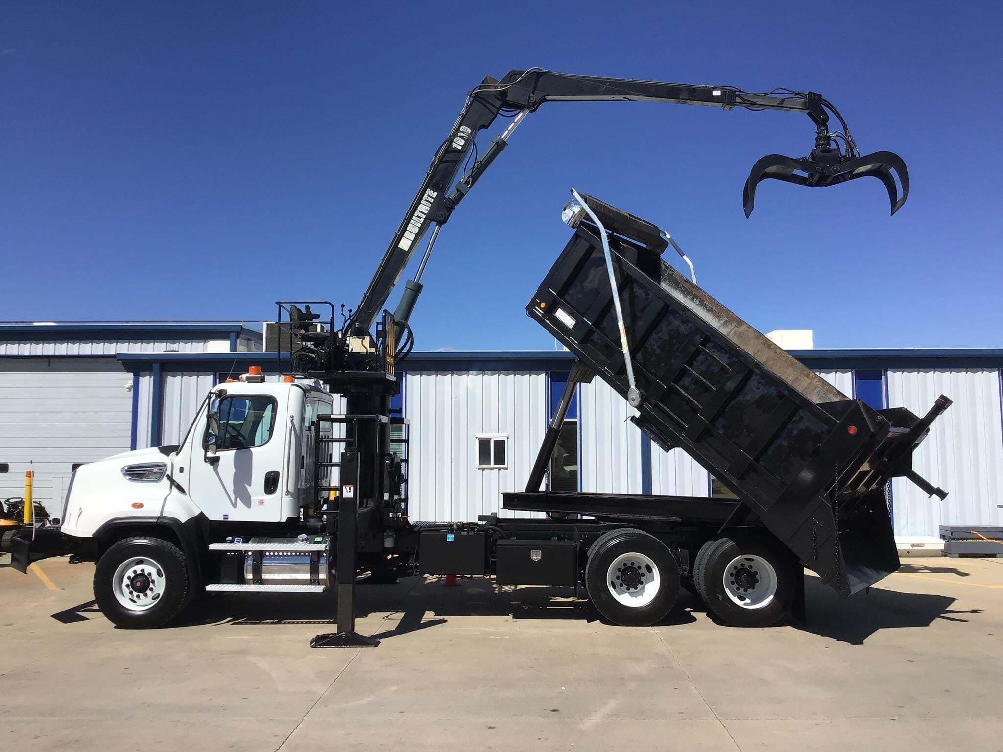 2016 FREIGHTLINER 114 SD in Longmont, CO