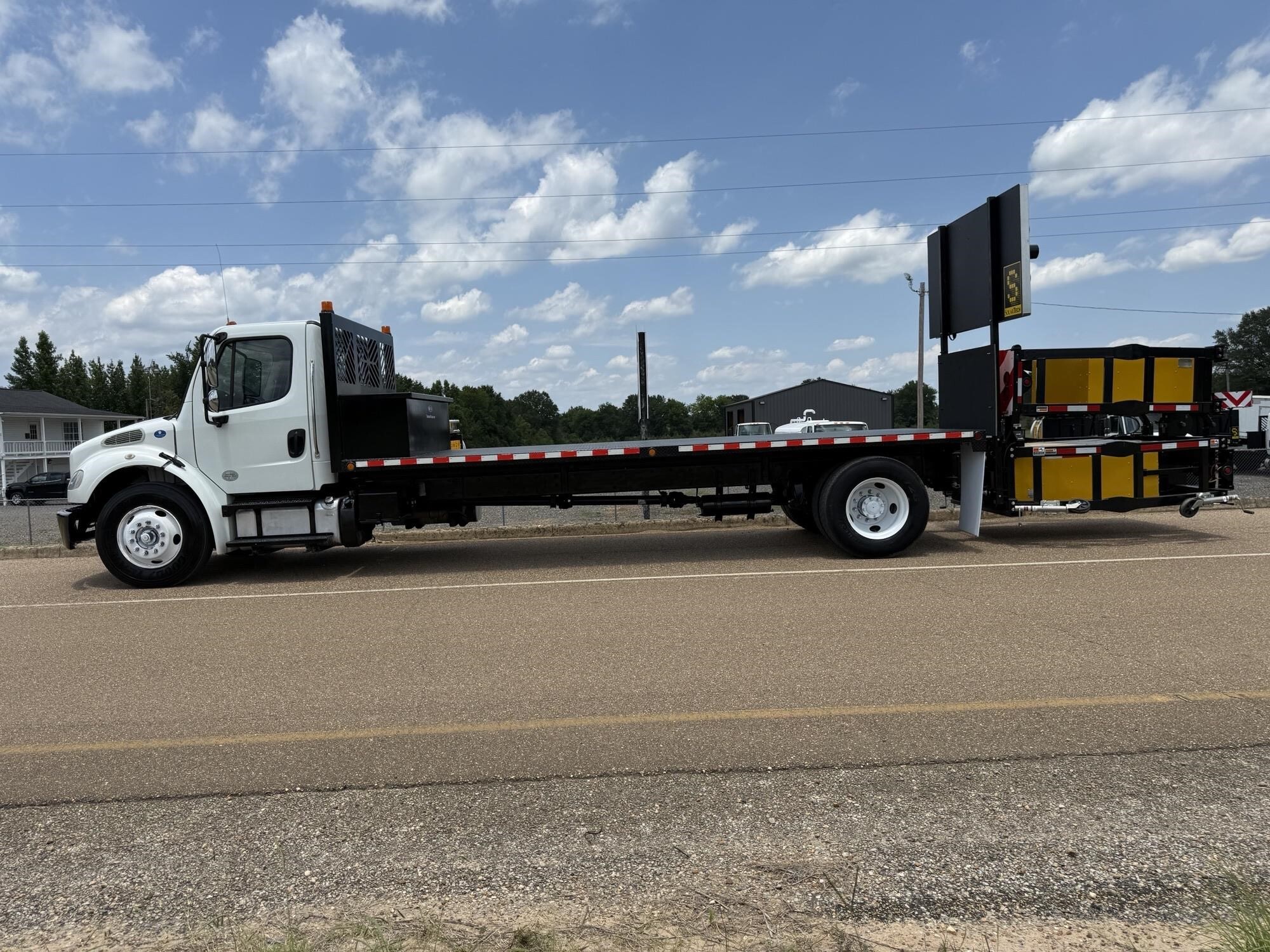 2018 FREIGHTLINER BUSINESS CLASS M2 106 in New Boston, TX