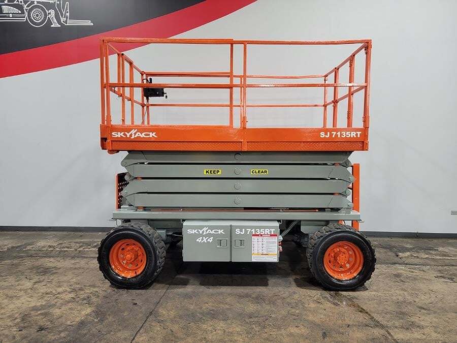 2012 SKYJACK SJ7135RT in Dallas, TX