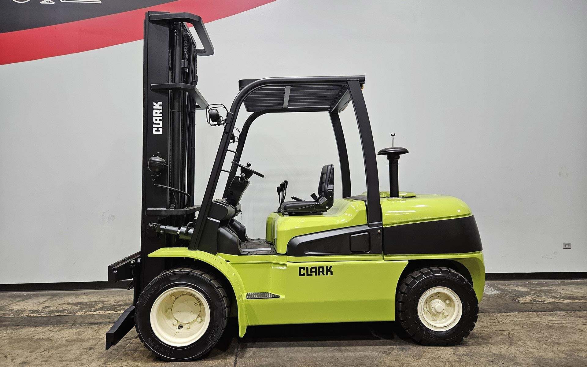 2013 CLARK C55SD in Dallas, TX