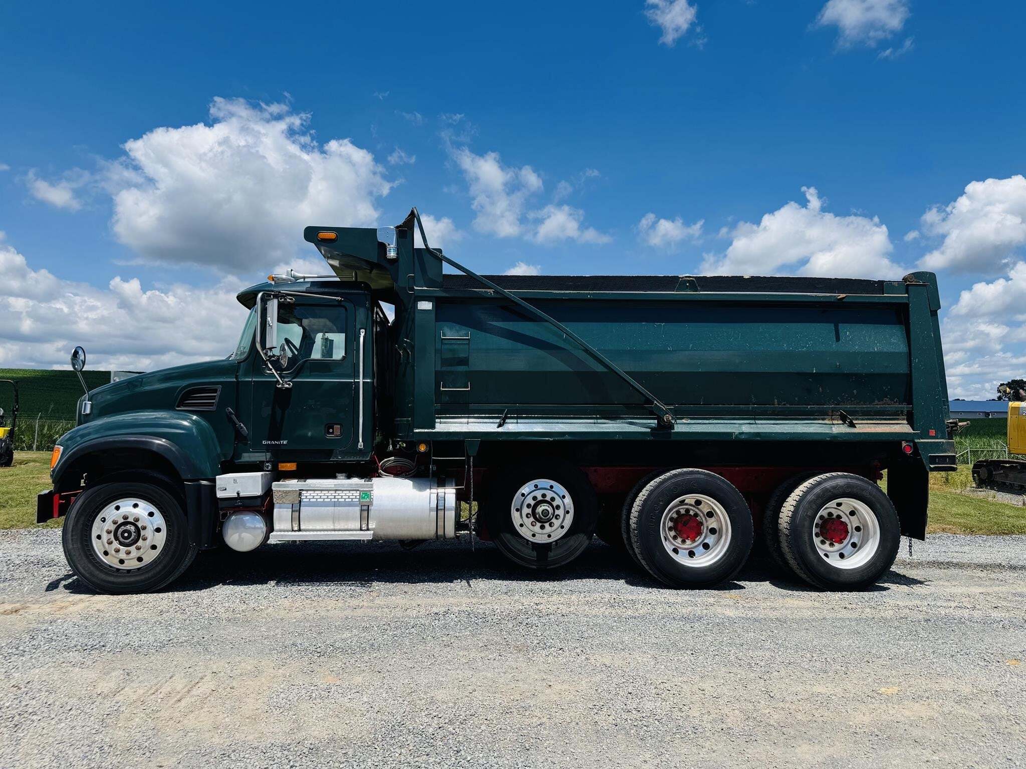 2007 MACK GRANITE CV713 in Womelsdorf, PA