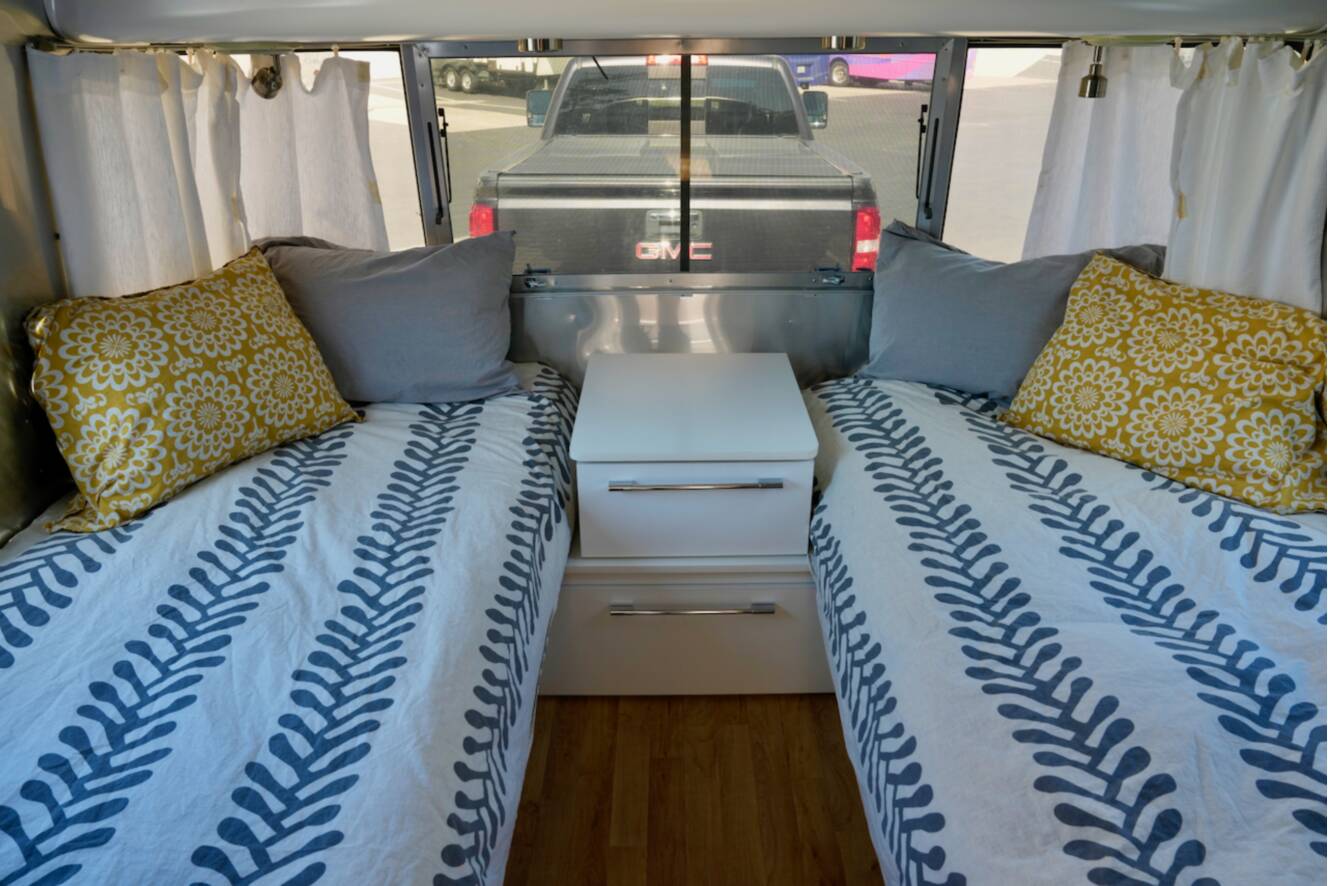 A photo of this 2008 Airstream INTERNATIONAL SIGNATURE 25FB CCD
