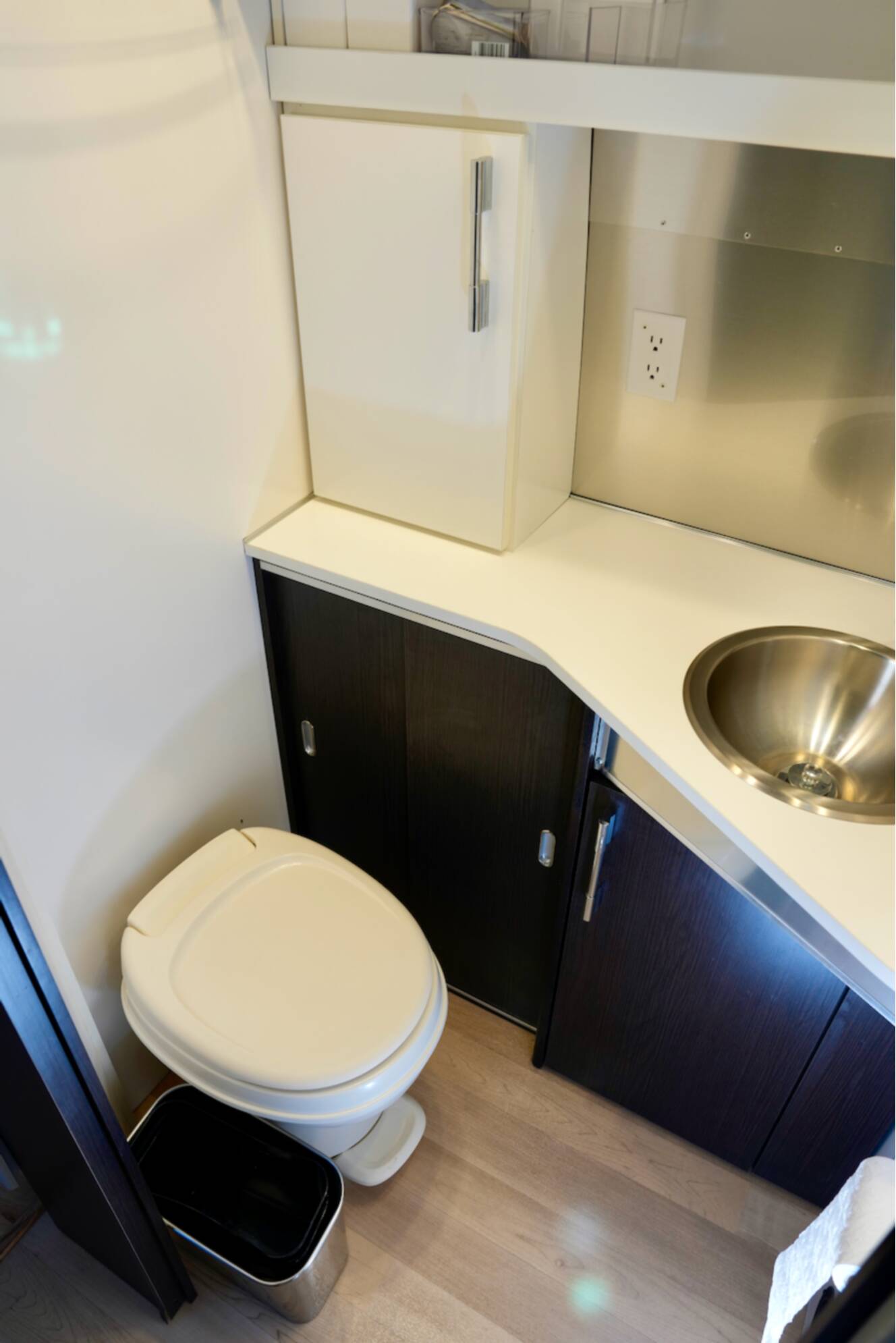 A photo of this 2008 Airstream INTERNATIONAL SIGNATURE 25FB CCD