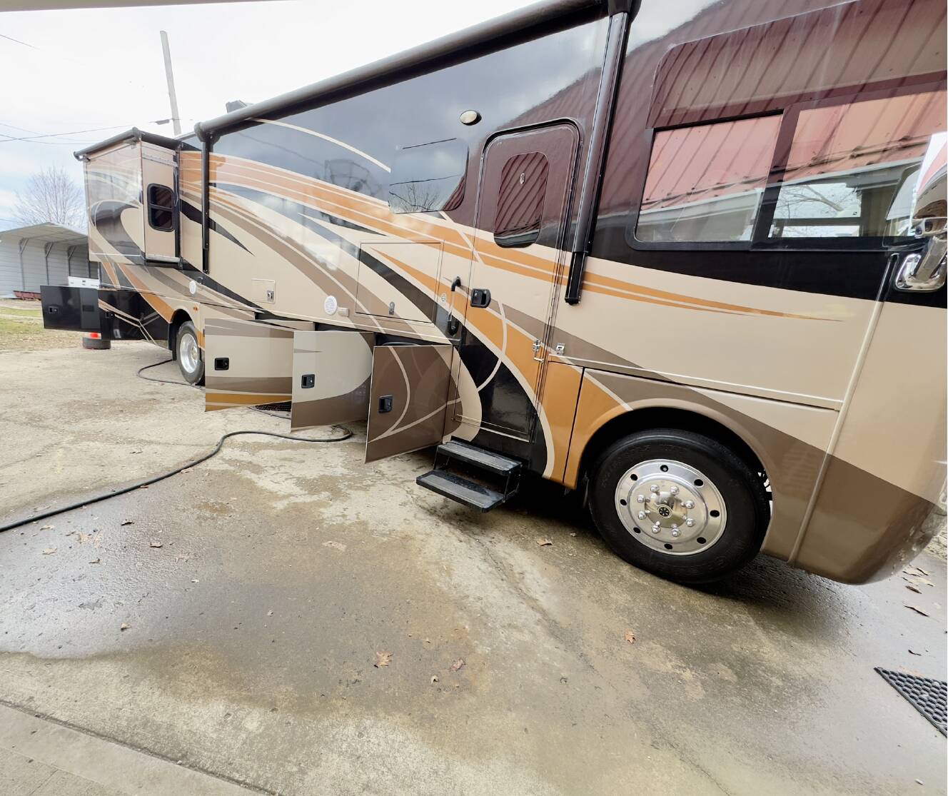A photo of this 2017 Thor Motor Coach CHALLENGER 37LX