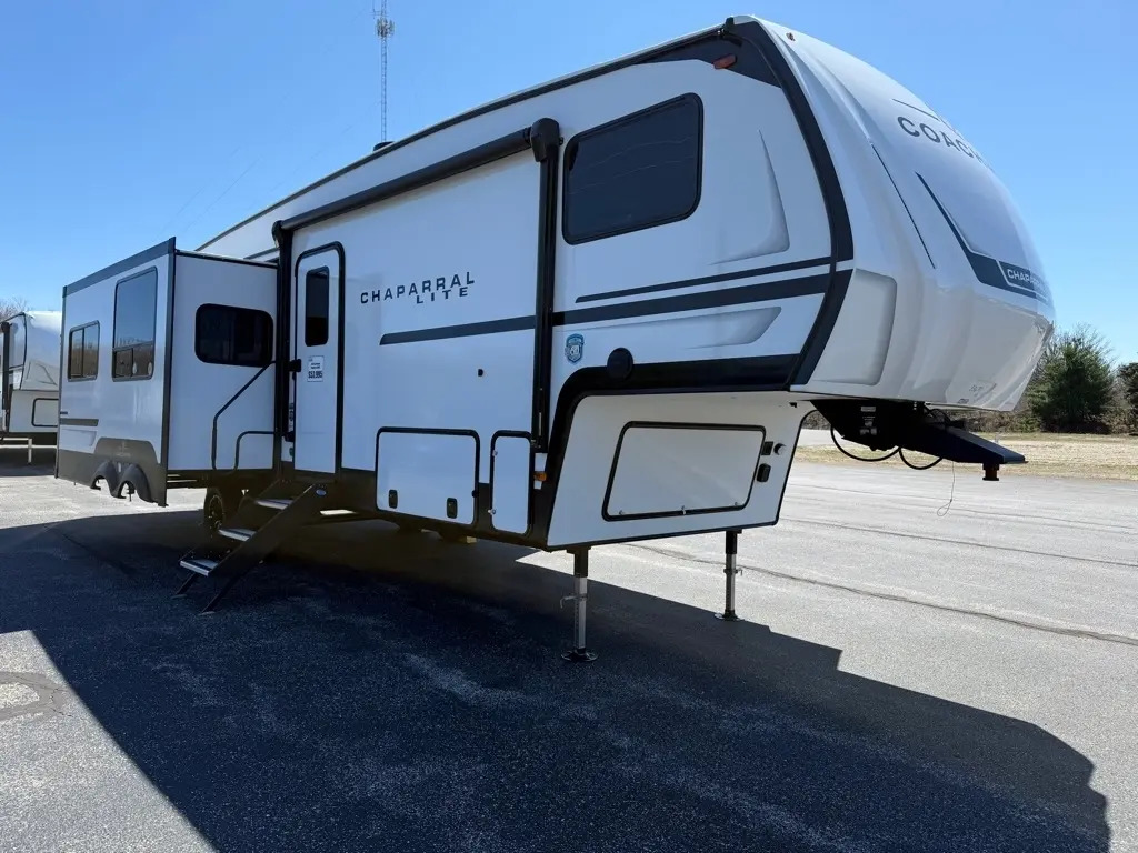 2026 Coachmen CHAPARRAL LITE 30RLS in cadillac MI