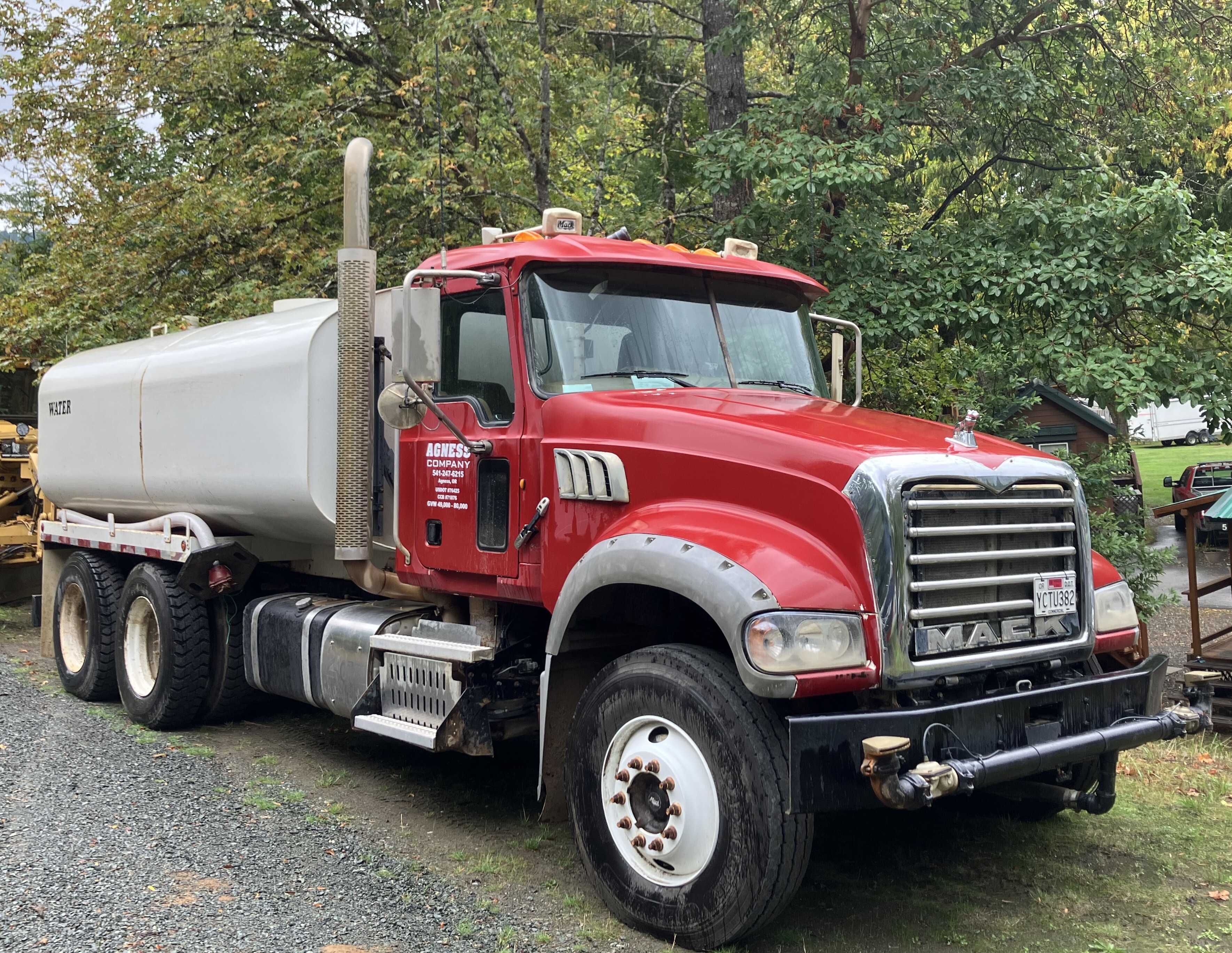 2012 MACK GV713 in Agness, OR