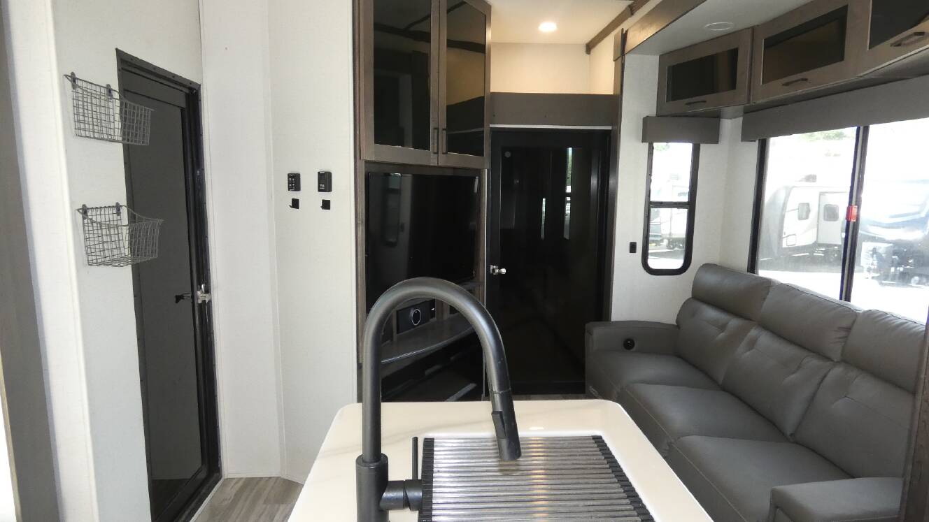A photo of this 2022 Alliance Rv 42V13