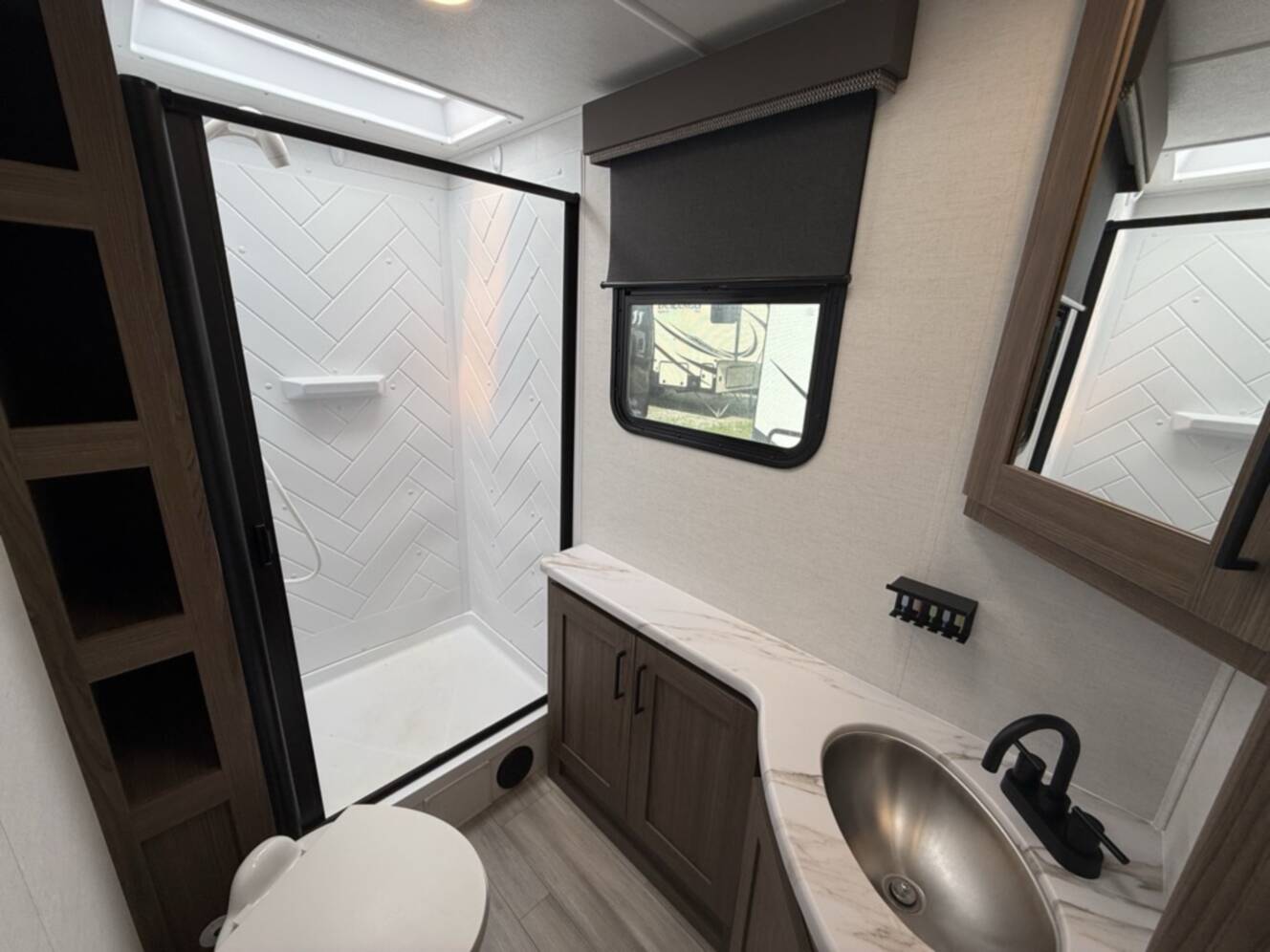 A photo of this 2024 Alliance Rv DELTA 281BH