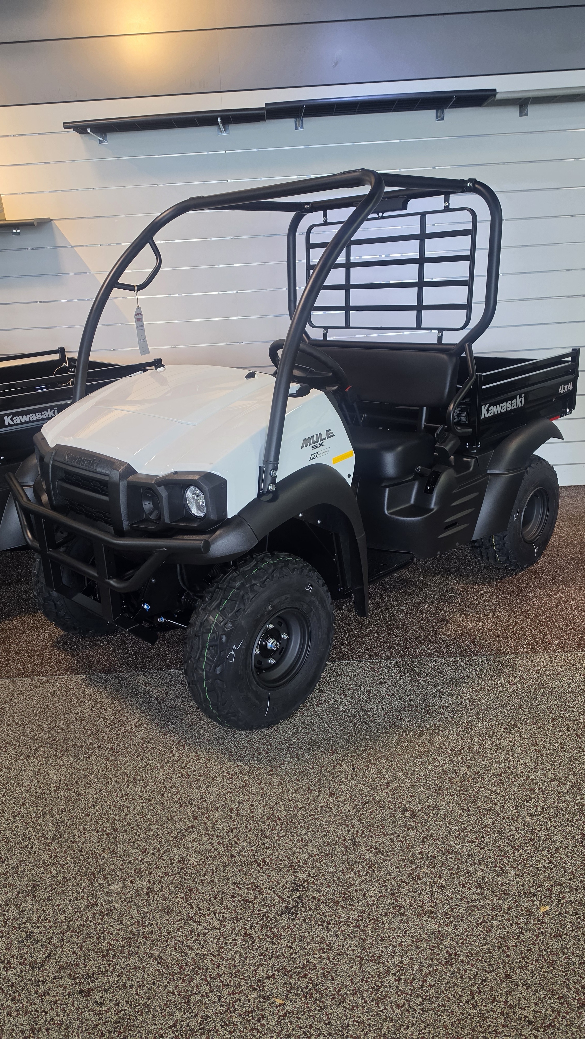 2027 Kawasaki MULE SX™ 4x4 in bear DE