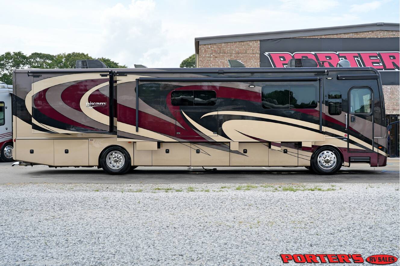 A photo of this 2019 Fleetwood DISCOVERY 38F
