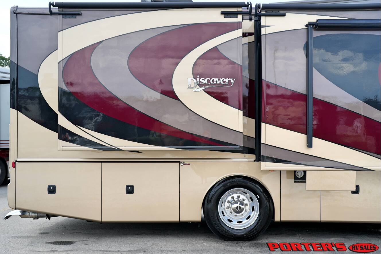 A photo of this 2019 Fleetwood DISCOVERY 38F