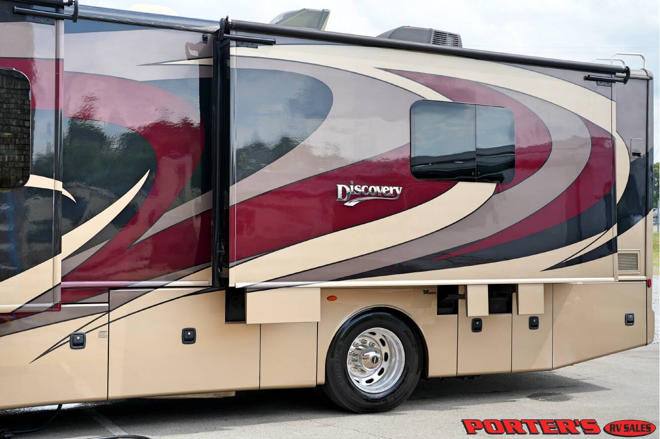 A photo of this 2019 Fleetwood DISCOVERY 38F