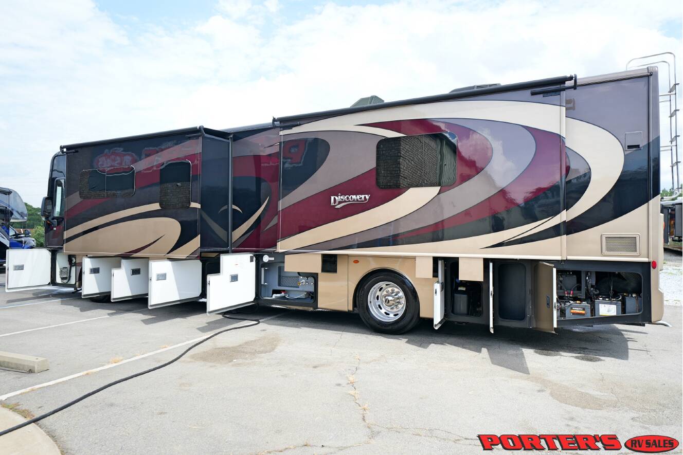 A photo of this 2019 Fleetwood DISCOVERY 38F