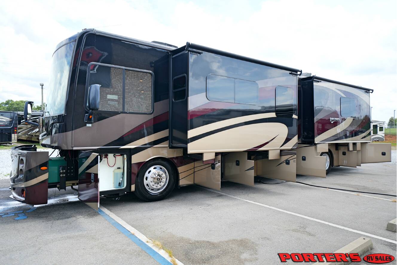 A photo of this 2019 Fleetwood DISCOVERY 38F