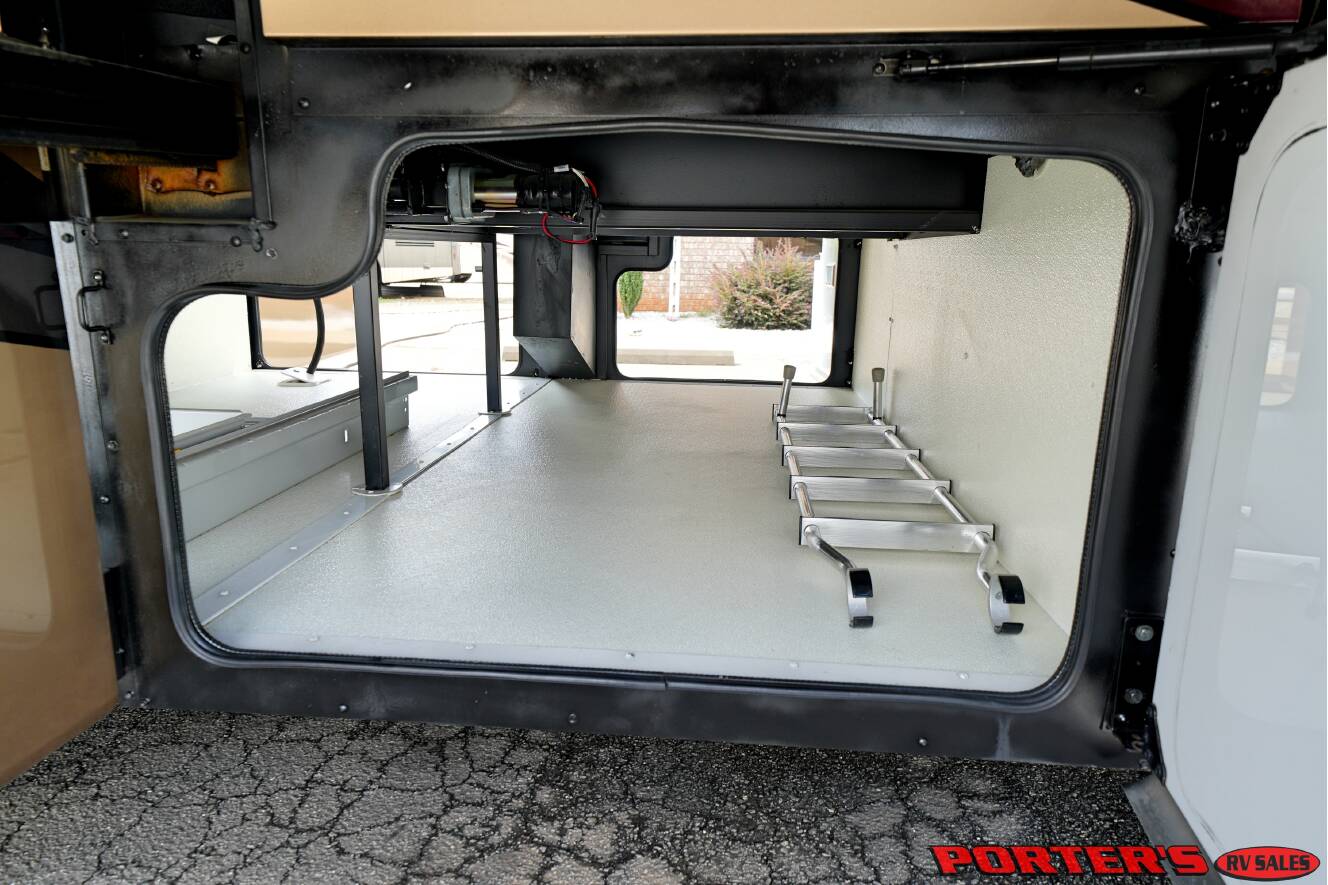 A photo of this 2019 Fleetwood DISCOVERY 38F