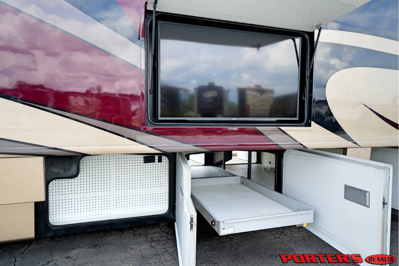 A photo of this 2019 Fleetwood DISCOVERY 38F