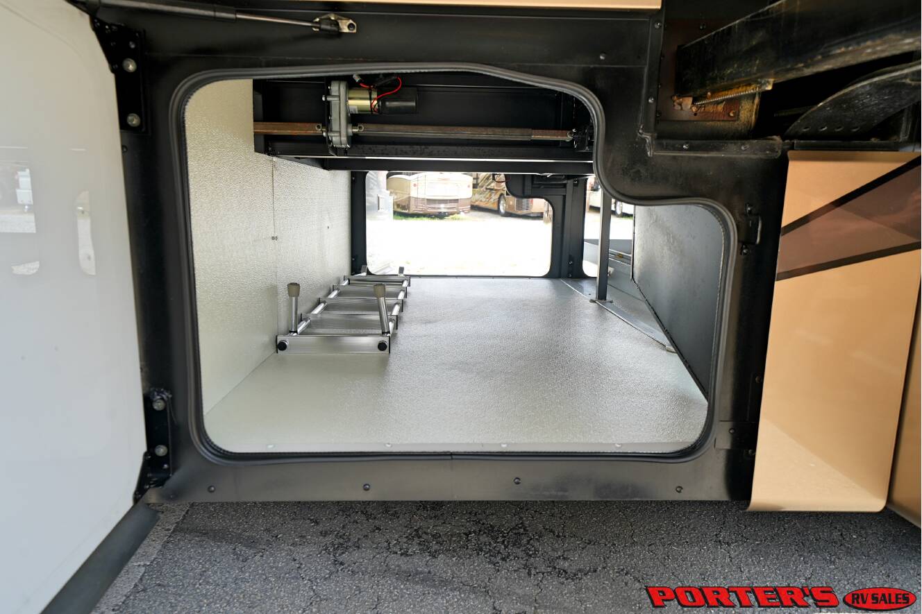 A photo of this 2019 Fleetwood DISCOVERY 38F