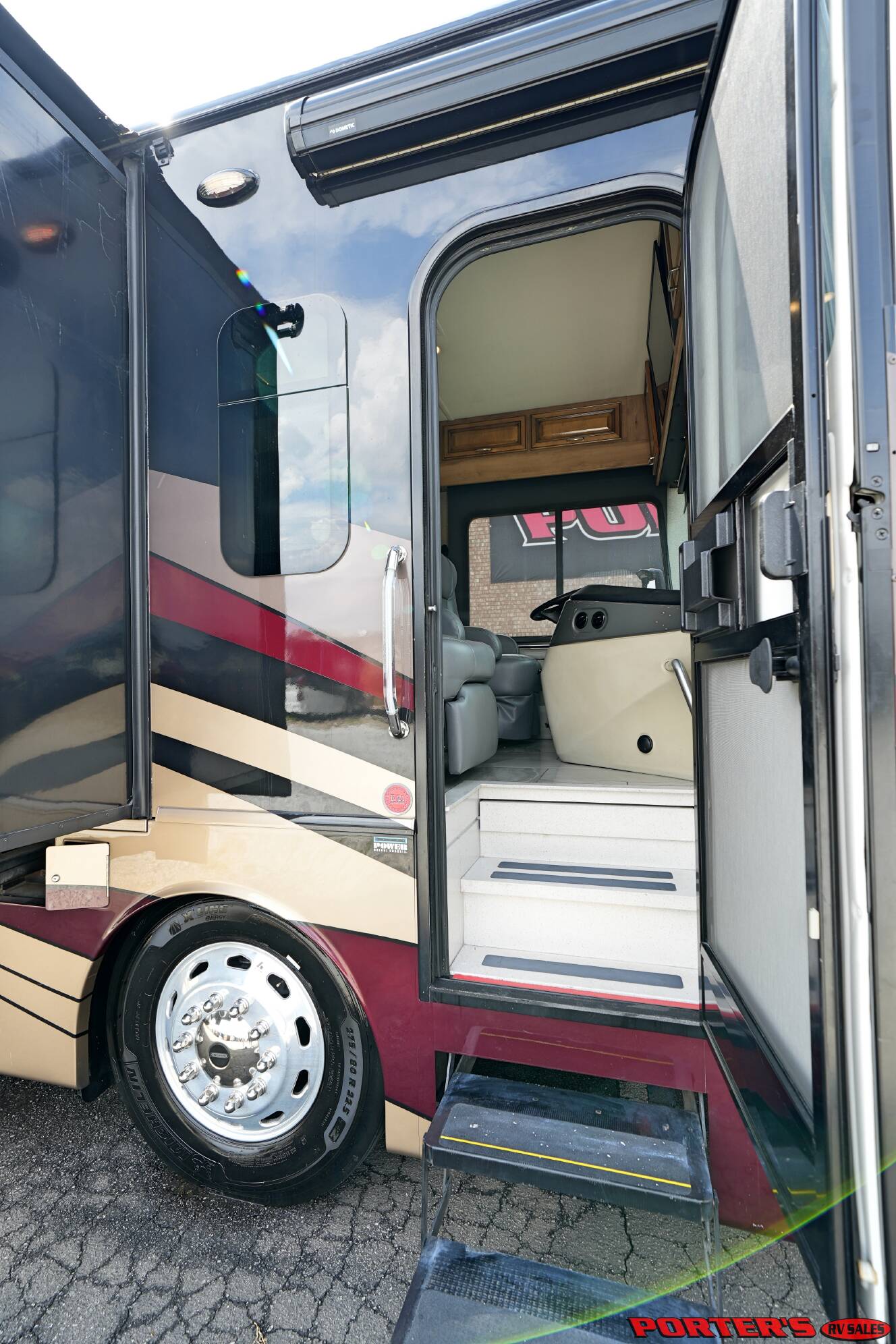 A photo of this 2019 Fleetwood DISCOVERY 38F