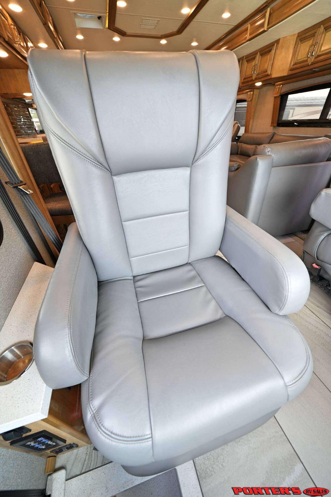 A photo of this 2019 Fleetwood DISCOVERY 38F