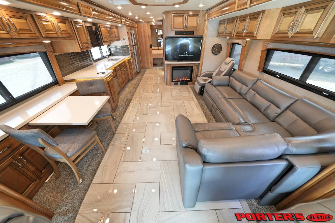 A photo of this 2019 Fleetwood DISCOVERY 38F