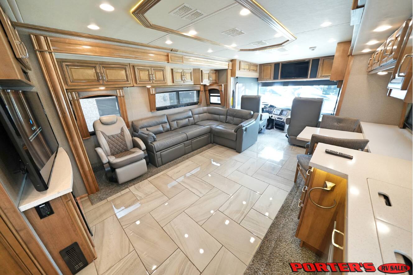 A photo of this 2019 Fleetwood DISCOVERY 38F