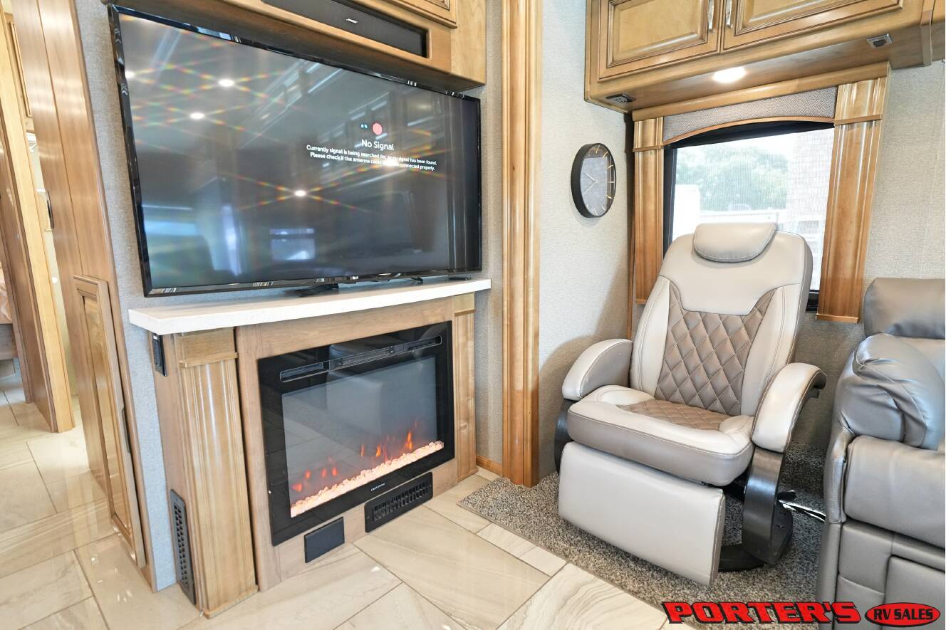 A photo of this 2019 Fleetwood DISCOVERY 38F