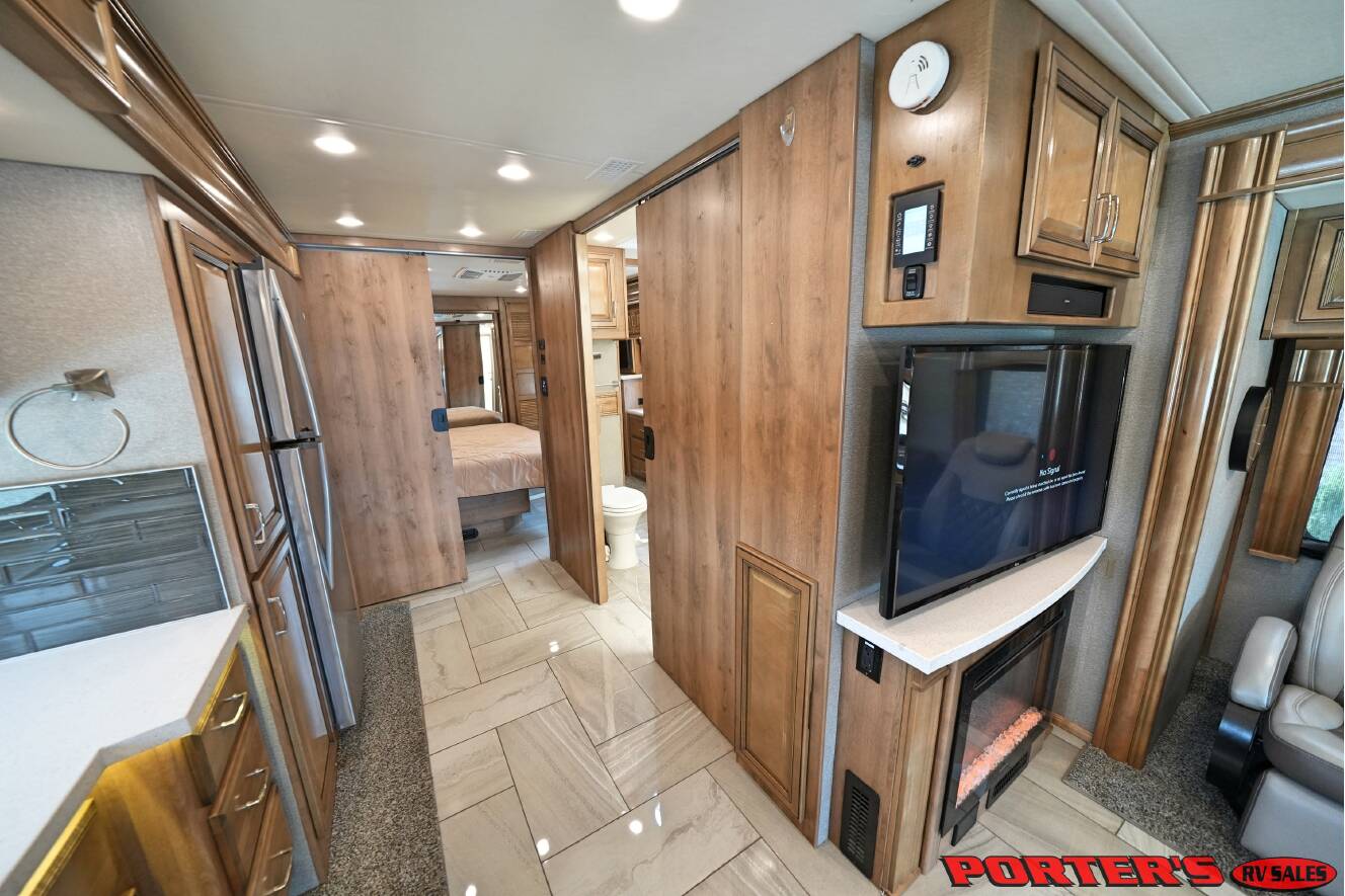 A photo of this 2019 Fleetwood DISCOVERY 38F
