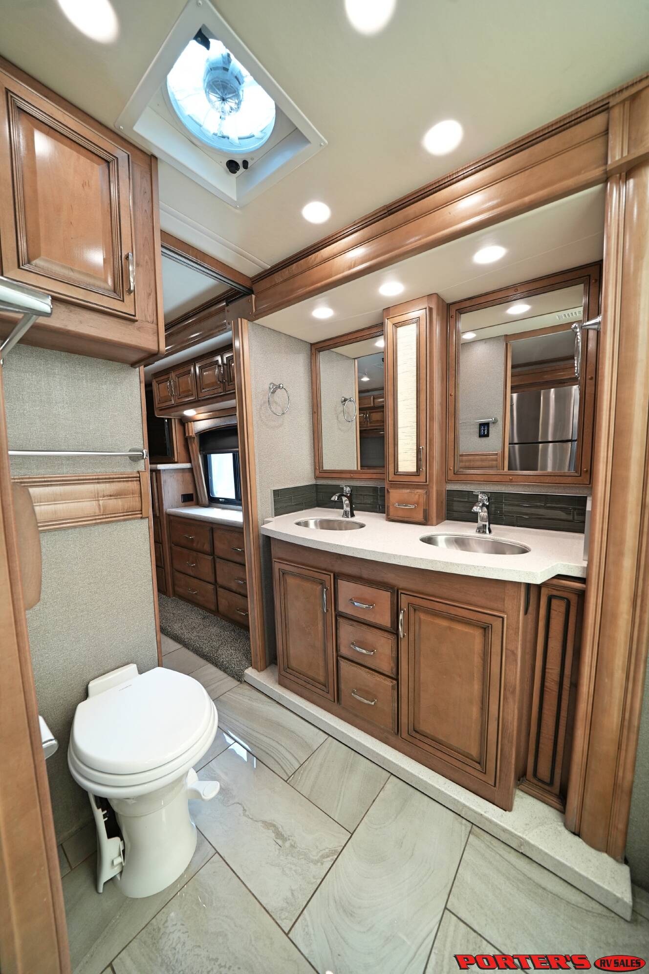 A photo of this 2019 Fleetwood DISCOVERY 38F