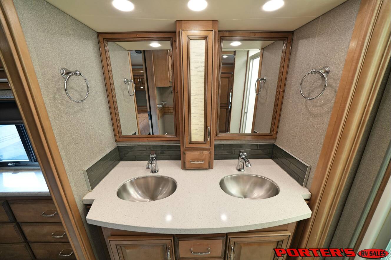A photo of this 2019 Fleetwood DISCOVERY 38F