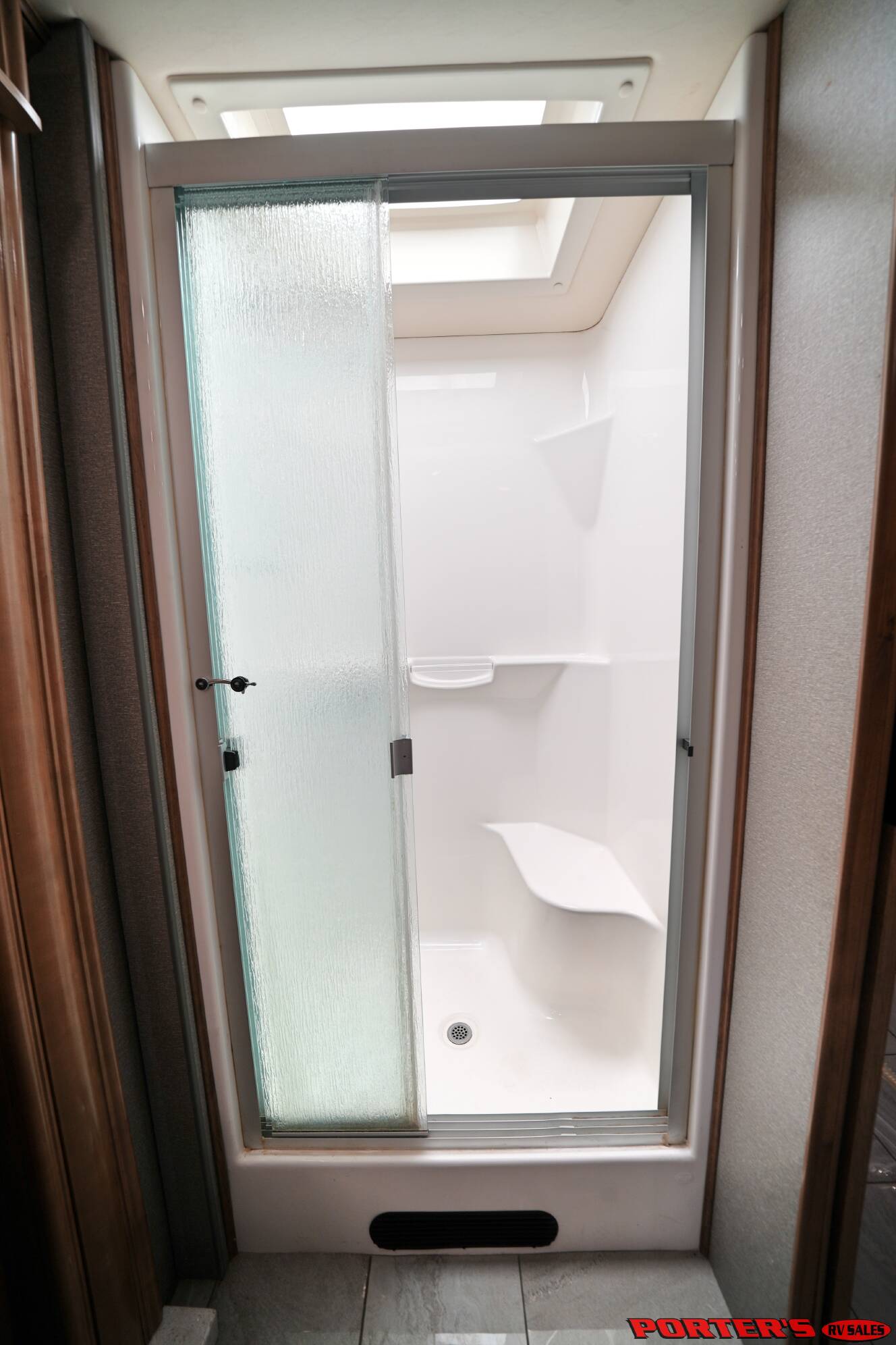 A photo of this 2019 Fleetwood DISCOVERY 38F