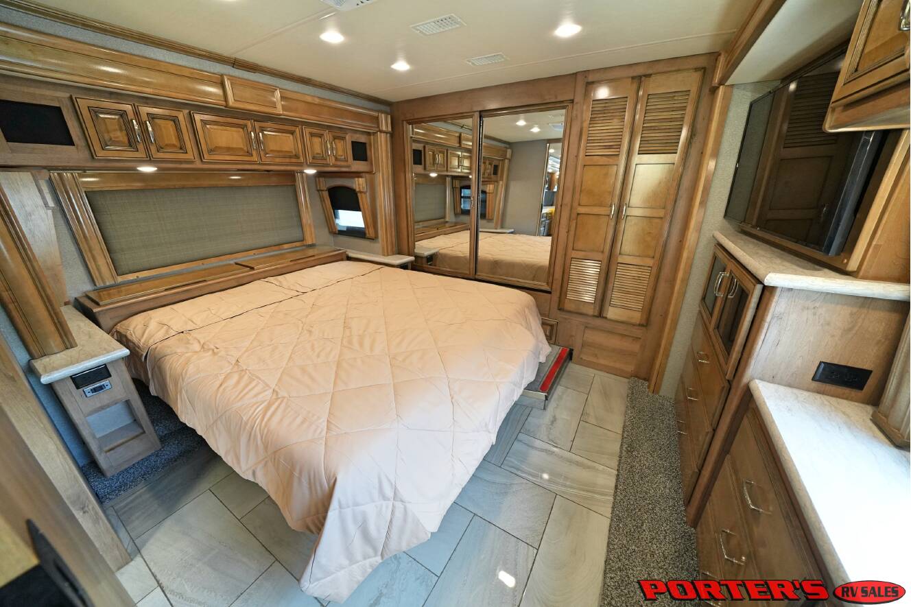 A photo of this 2019 Fleetwood DISCOVERY 38F