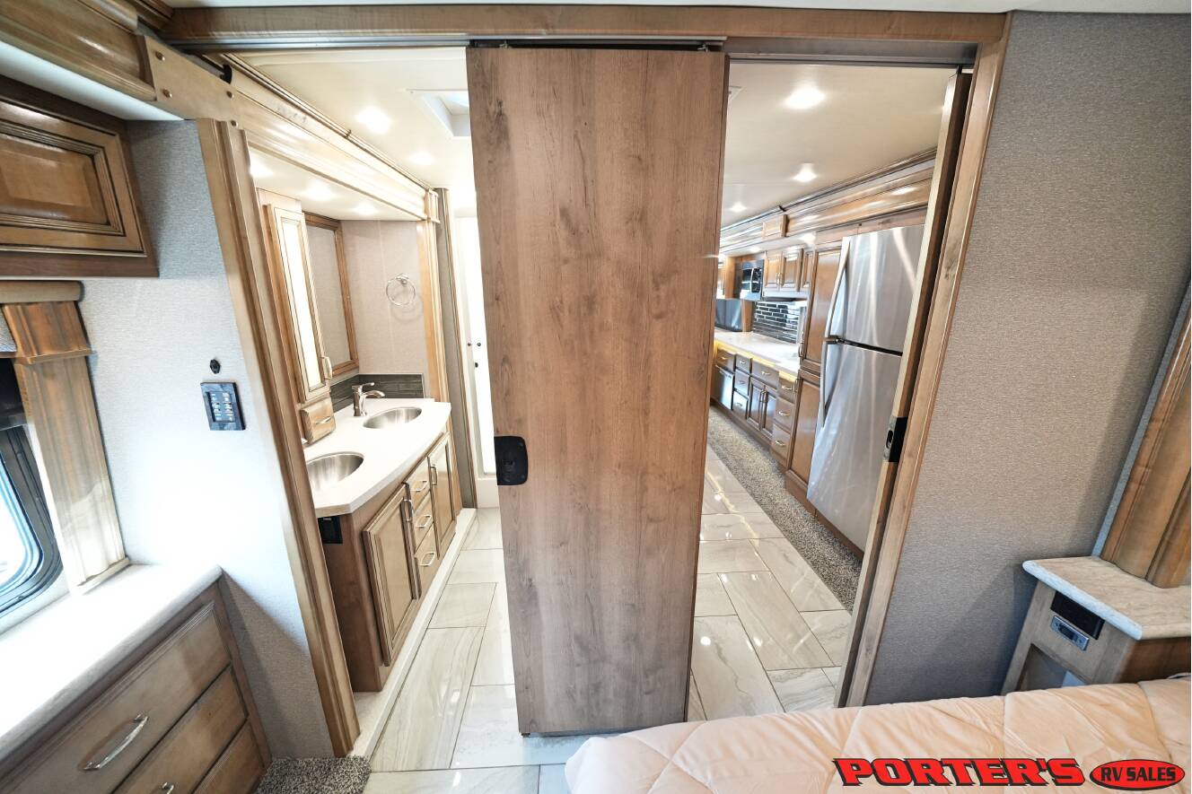 A photo of this 2019 Fleetwood DISCOVERY 38F