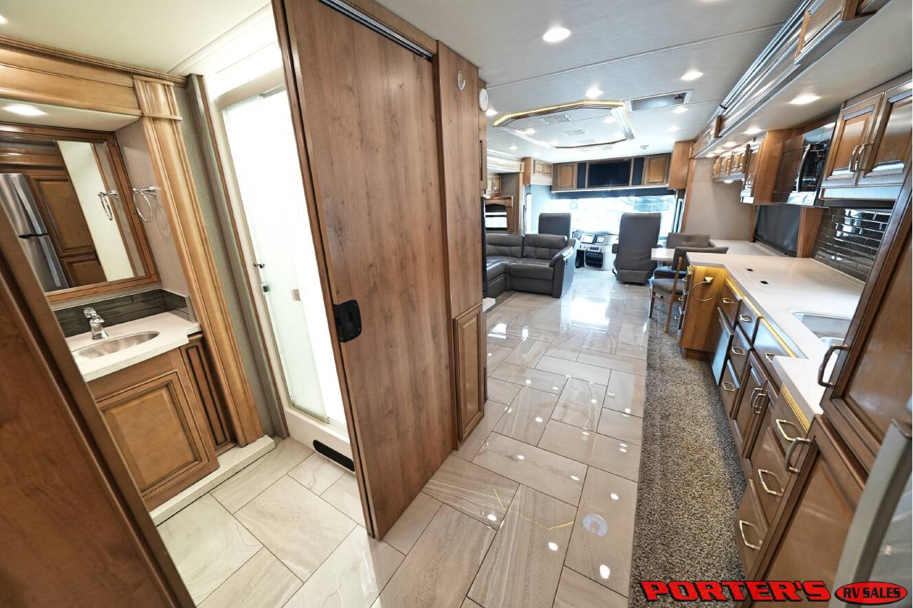 A photo of this 2019 Fleetwood DISCOVERY 38F
