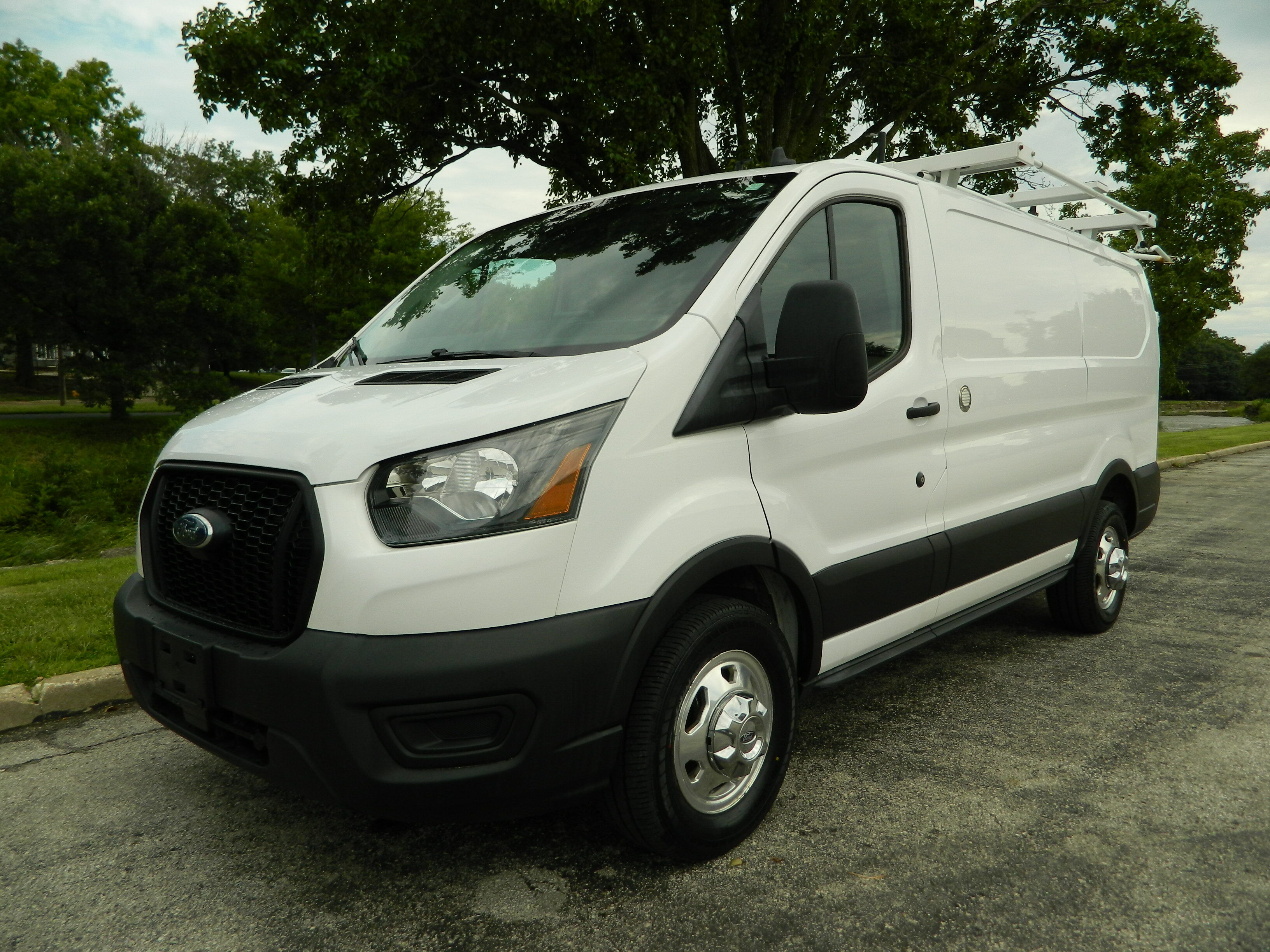 2021 FORD TRANSIT 250 in Shawnee, KS
